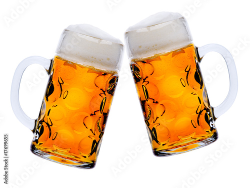Mass Bier Anstoßen