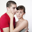 jeune couple amoureux réconfort