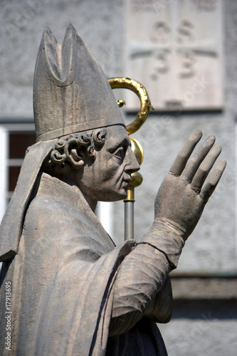 Photo: scultura di Papa scultura di Papa