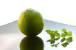 lima natural, frutas y cítricos aislados