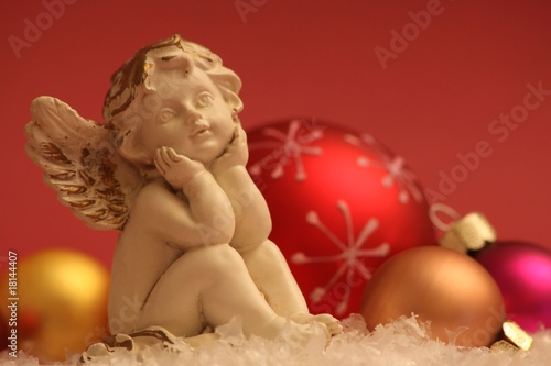 Foto: Weihnachtsengel mit Kugeln Weihnachtsengel mit Kugeln