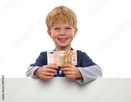 Junge mit 50 Euro schein Junge mit 50 Euro schein