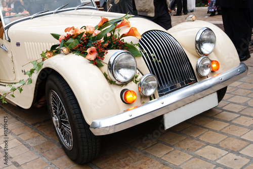 Vintage Wedding Flowers on Vintage Wedding Car Decorated With Flowers Patrick Poendl 18219475