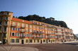 au pied du chateau