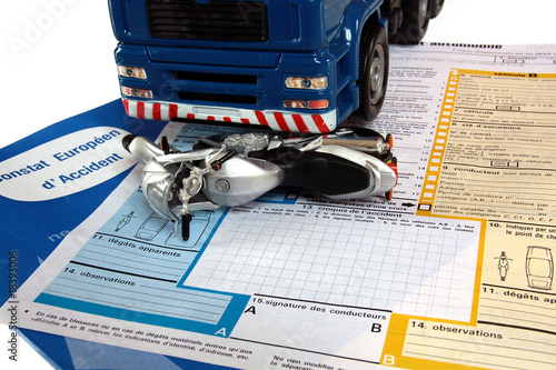Constat amiable - Accident Moto vs Camion