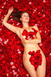 Foto: Beauty in a bed of roses Beauty in a bed of roses