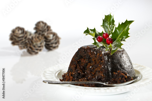 Photo: Serving Christmas Pudding Serving Christmas Pudding