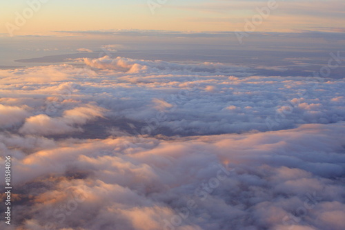 Sonnenaufgang über den Wolken