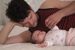 Vater mit Baby