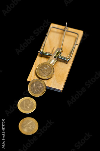 Foto: Euros on mouse trap Euros on mouse trap