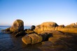 Côte rocheuse au lever du soleil (Bretagne)