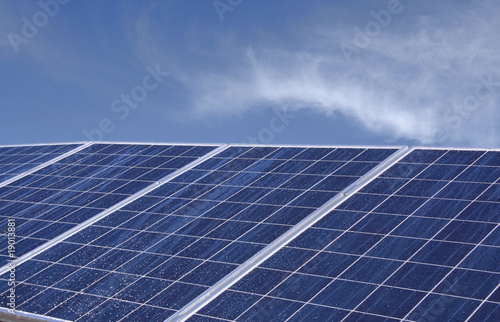 Foto: Solar moduls with blue sky Solar moduls with blue sky