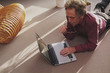mann mit Laptop, Computer, PC