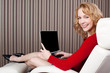 elegante frau mit notebook
