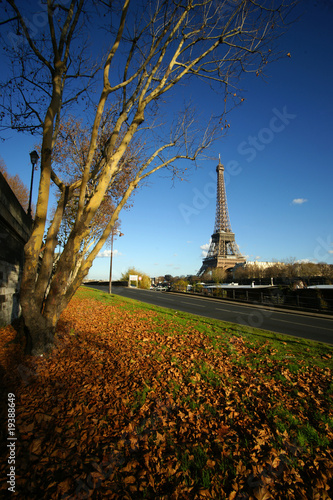 Paris Monument 09