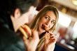 Coupe in Restaurant eating fast food