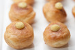 Bignè alla crema pasticcera