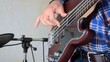 main de bassiste