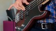 main de bassiste