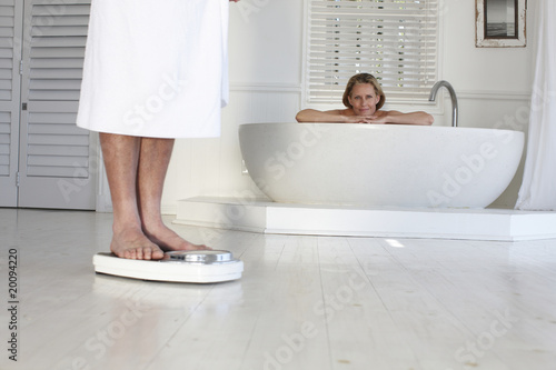 Foto: Woman in a bathtub Woman in a bathtub
