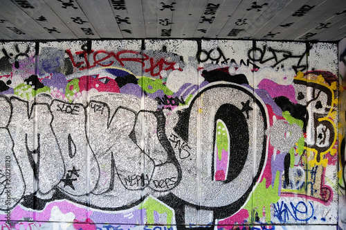 Photo: Graffiti on the wall Graffiti on the wall