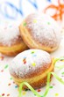 Krapfen und Konfetti