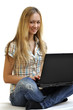 Image : Junge Frau am Notebook