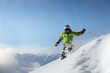 Skifahrerin im Tiefschnee