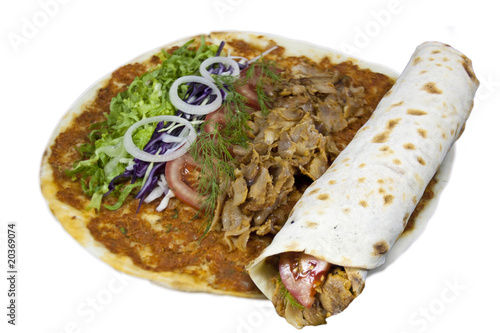Foto: Lahmacun offen und geschlossen Lahmacun offen und geschlossen
