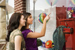 Foto: Young Women Window Shopping Young Women Window Shopping