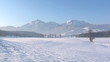 bayerische winterlandschaft mit schnee und bergen