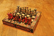Jeu d'échecs amérindiens vs conquistador en bois Jeu d'échecs amérindiens vs conquistador en bois