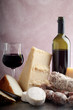 mix di formaggi salami e di vino mix di formaggi salami e di vino