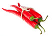 Bündel von Chilis auf weißem Hintergrund Bündel von Chilis auf weißem Hintergrund