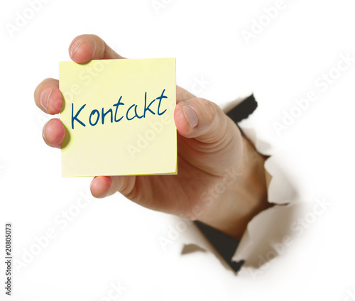 Foto: Hand mit Notiz Kontakt Hand mit Notiz Kontakt