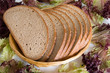 Geschnittenes Brot im Brotkorb