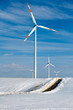 Windräder im Schnee