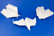 drei Varianten Papierflieger