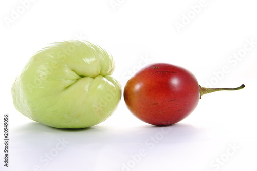 La chayotte et le tamarillo