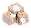 Cadeaux emballage écologique avec étiquette blanche