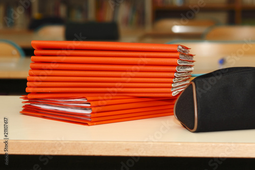 Photo: pile de cahiers pile de cahiers