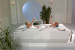Oma und Opa in der Badewanne trinkten Champagner