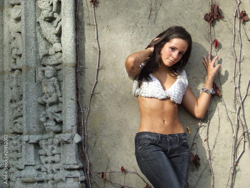 Photo: jovem latina jovem latina