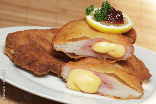 Photo: Schnitzel Cordon-bleu Schnitzel Cordon-bleu