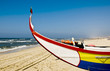 Barco de pesca na praia.