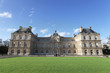 LE SENAT ET SES JARDINS à PARIS - Vue de face