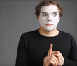 Foto: portrait of the mime isolated on grey background portrait of the mime isolated on grey background