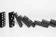 DOMINO-Steine im Fallen