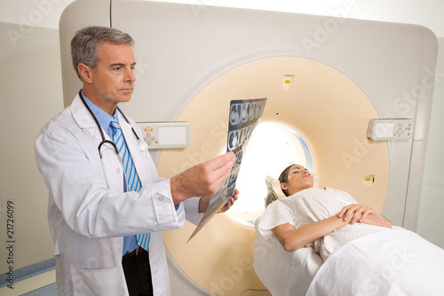 Photo: Analyzing a brain scan Analyzing a brain scan