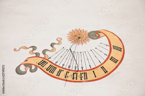 Foto: Sundial on the wall of a castle. Fuessen Germany Sundial on the wall of a castle. Fuessen Germany